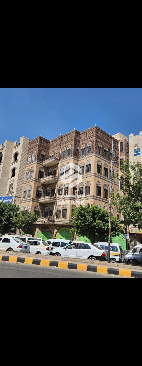 2عمارة تجارية للإيجار في معين، صنعاء - 5 طوابق، 3 محلات، 16 شقق